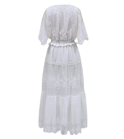 Robe Blanche Brodée en Coton