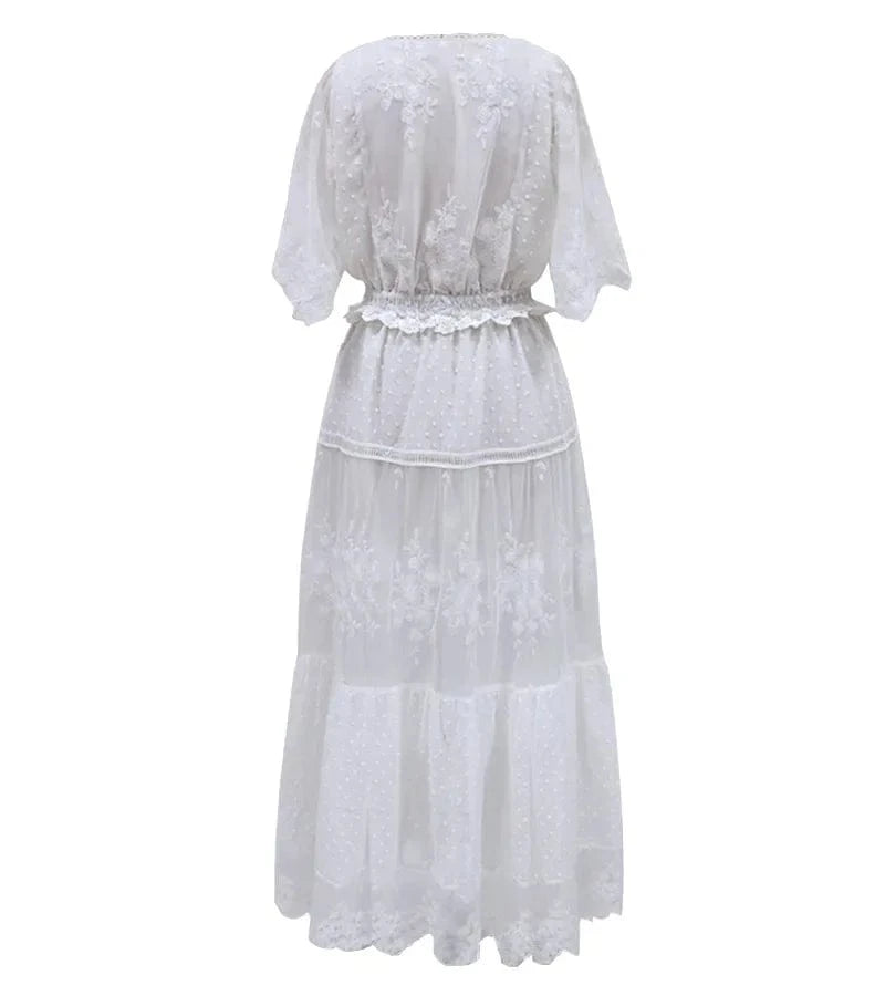 Robe Blanche Brodée en Coton